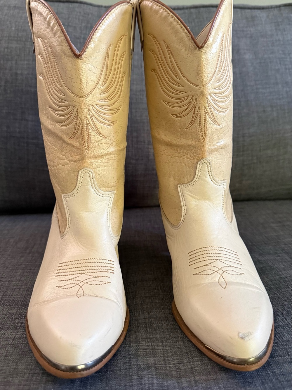 Dingo Women’s 10 Cream Cowboy Boots